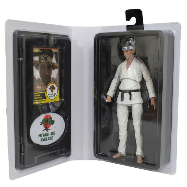 Figura diamond select toys vhs cobra kai daniel larusso san diego comic con sdcc 2022 exclusivo