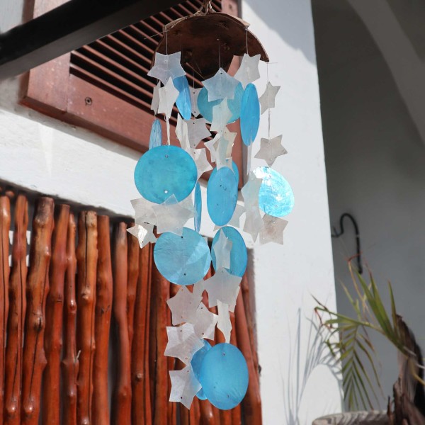 Campanas de viento de coco y capiz - Estrellas azules y blancas - 30 cm