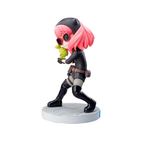 Anya forger playing undercover ver. fig. 15 cm spy x family luminasta