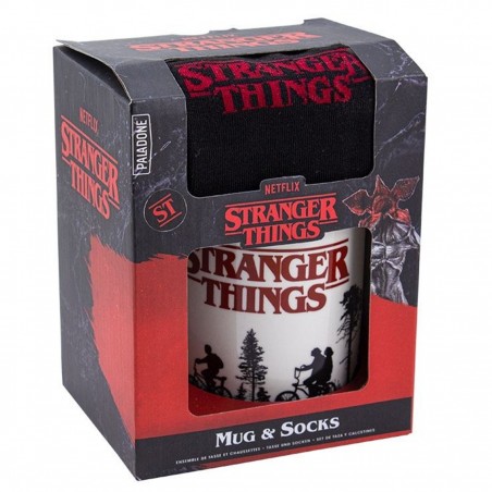 Set taza y calcetines paladone stranger things logo