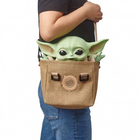 Peluche electronico con bandolera mattel star wars the mandalorian the child baby yoda 28 cm