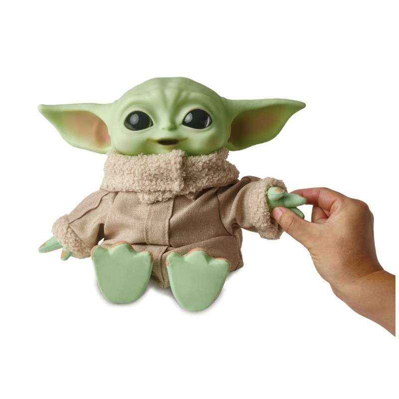 Peluche electronico con bandolera mattel star wars the mandalorian the child baby yoda 28 cm